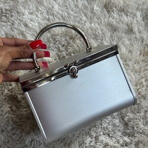Vintage Silver Metal Hard-Shell Handbag – Retro Mod Clutch Tote